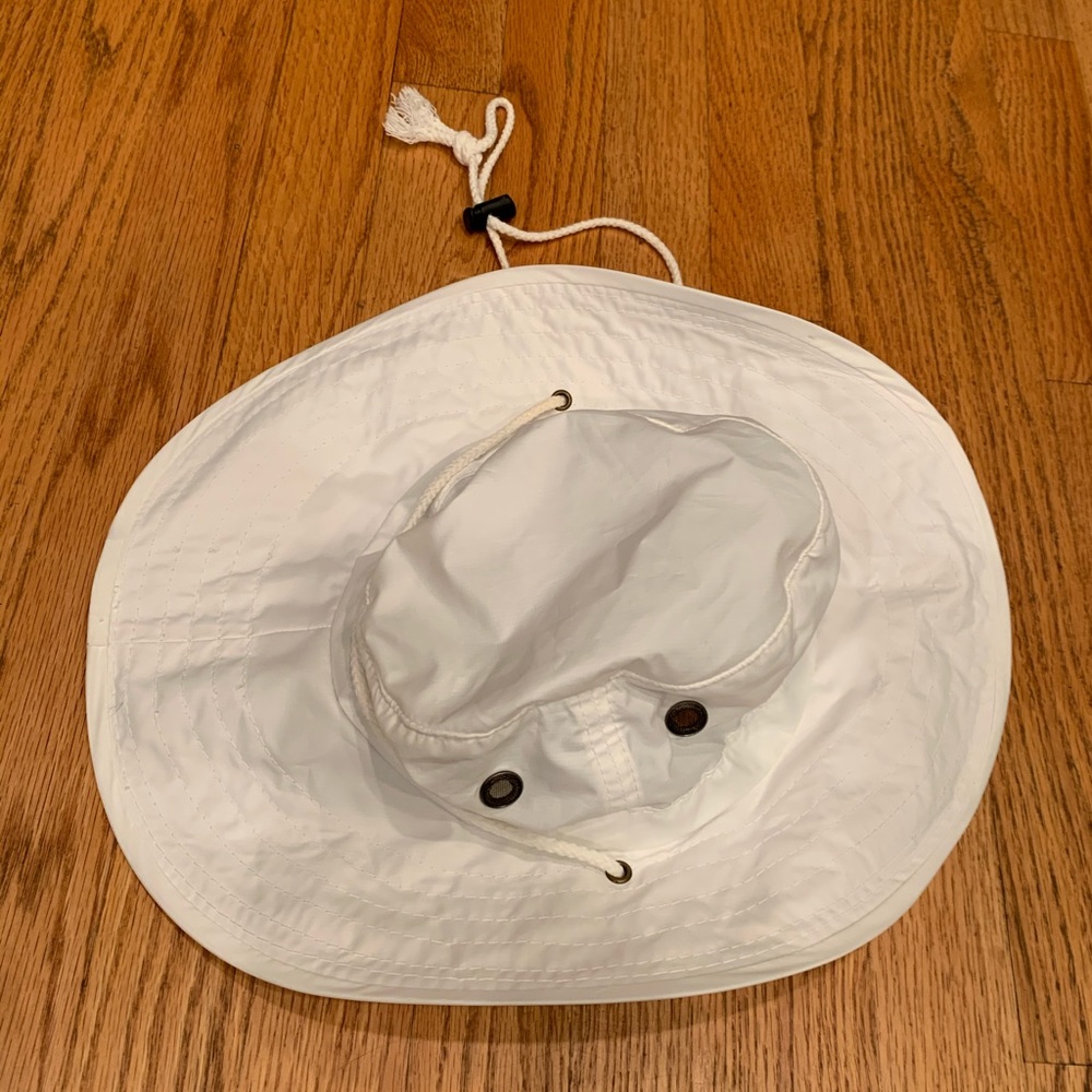 Bucket hat
